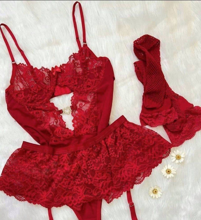 ست لباس زیر فانتزی زنانه