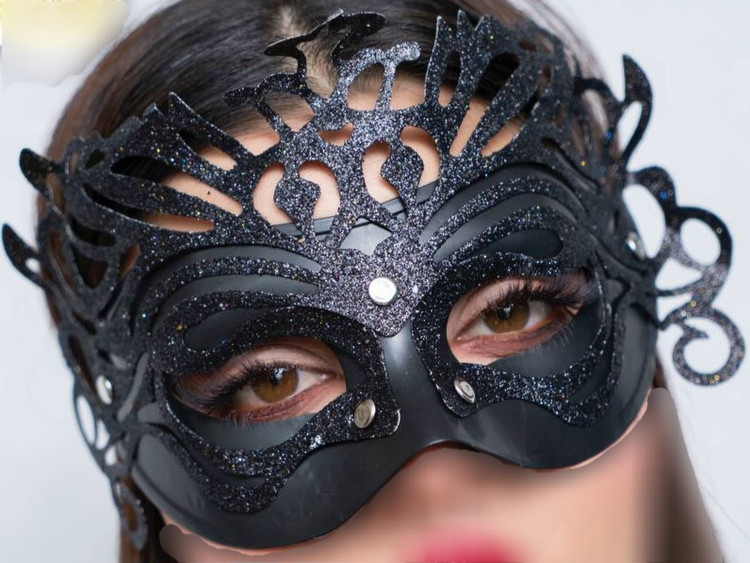 نقاب بالماسکه