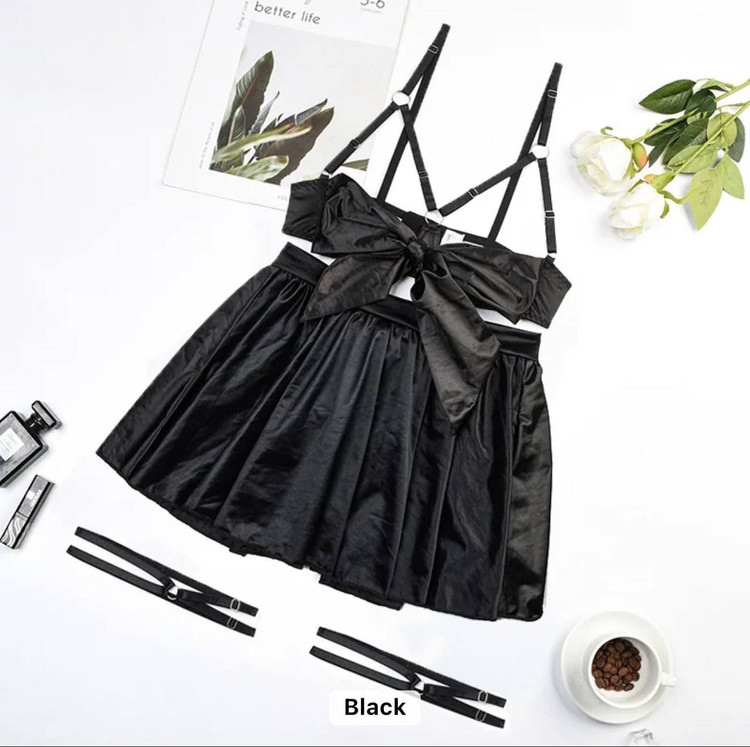 ست لباس زیر فانتزی زنانه