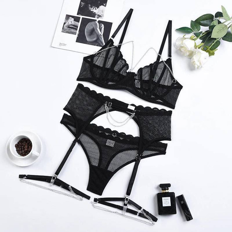 ست لباس زیر فانتزی زنانه