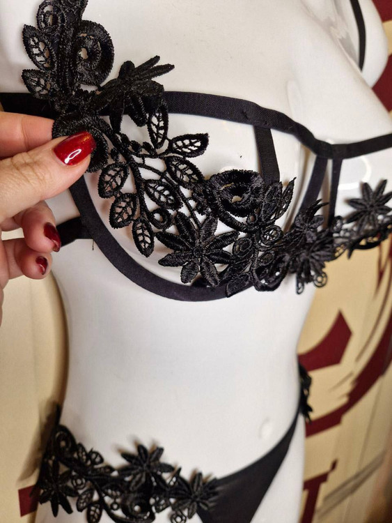 ست شورت و سوتین اپلیکه دار زنانه