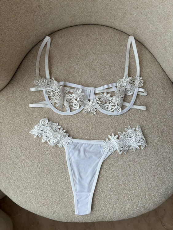 ست شورت و سوتین اپلیکه دار زنانه