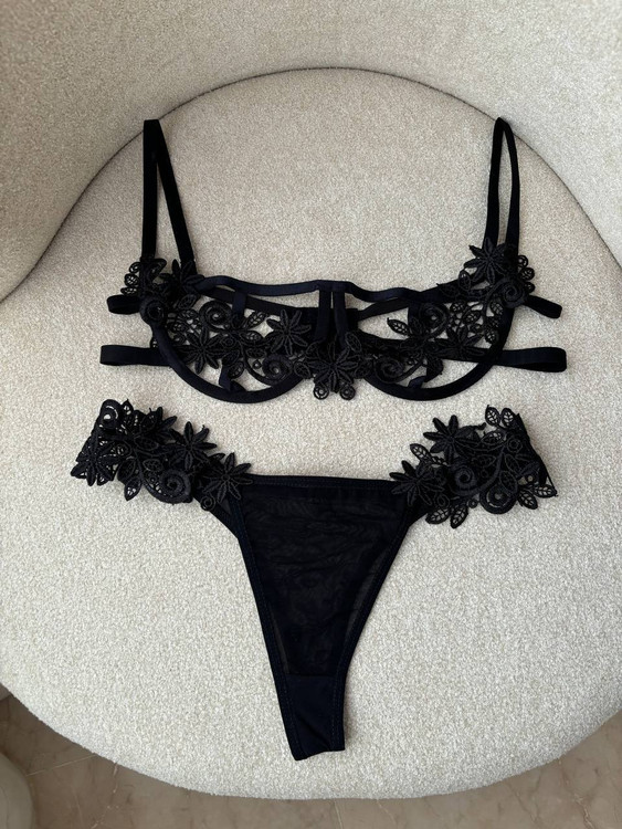 ست شورت و سوتین اپلیکه دار زنانه