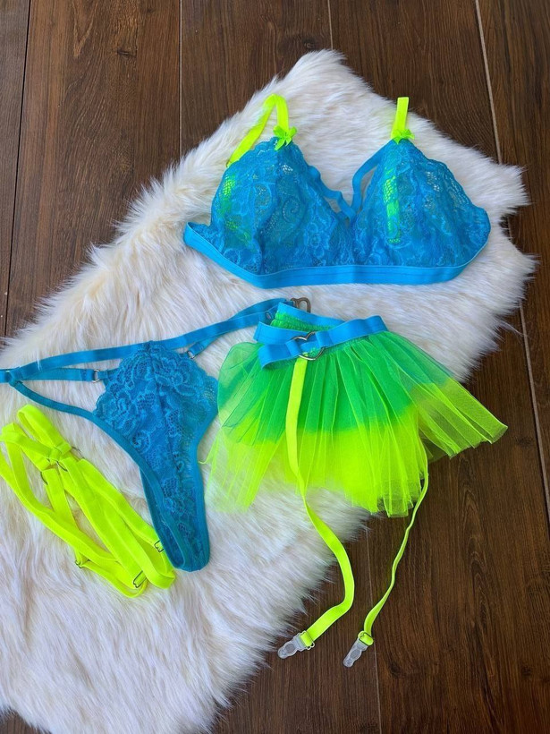 ست لباس زیر زنانه