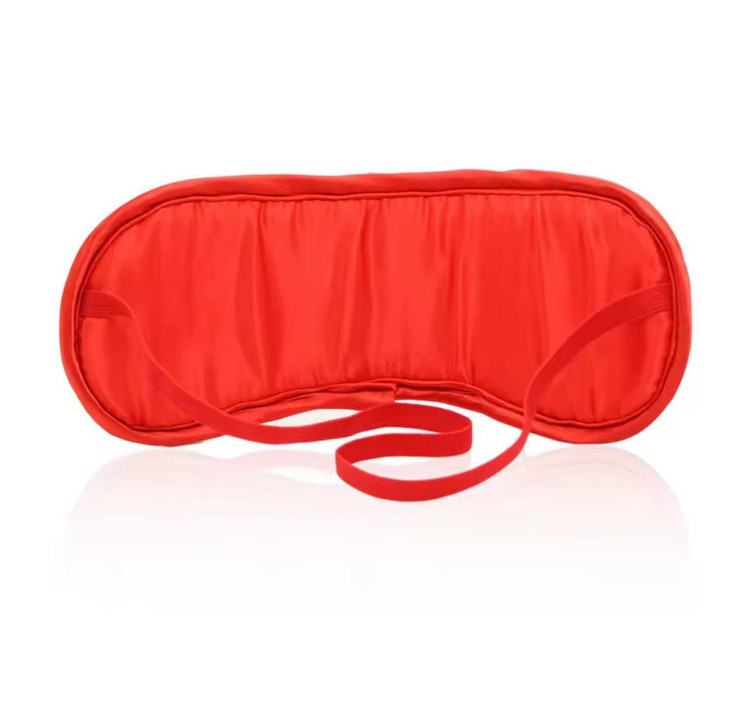 ست شلاق، چشمبند، دستبند فلزی خزدار