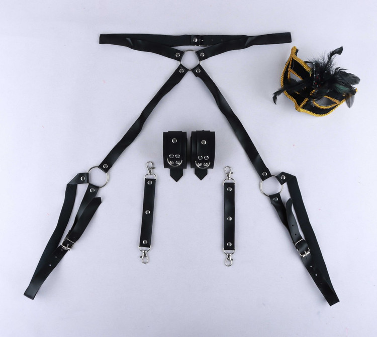 ست هارنس دور ران و دستبند چرم