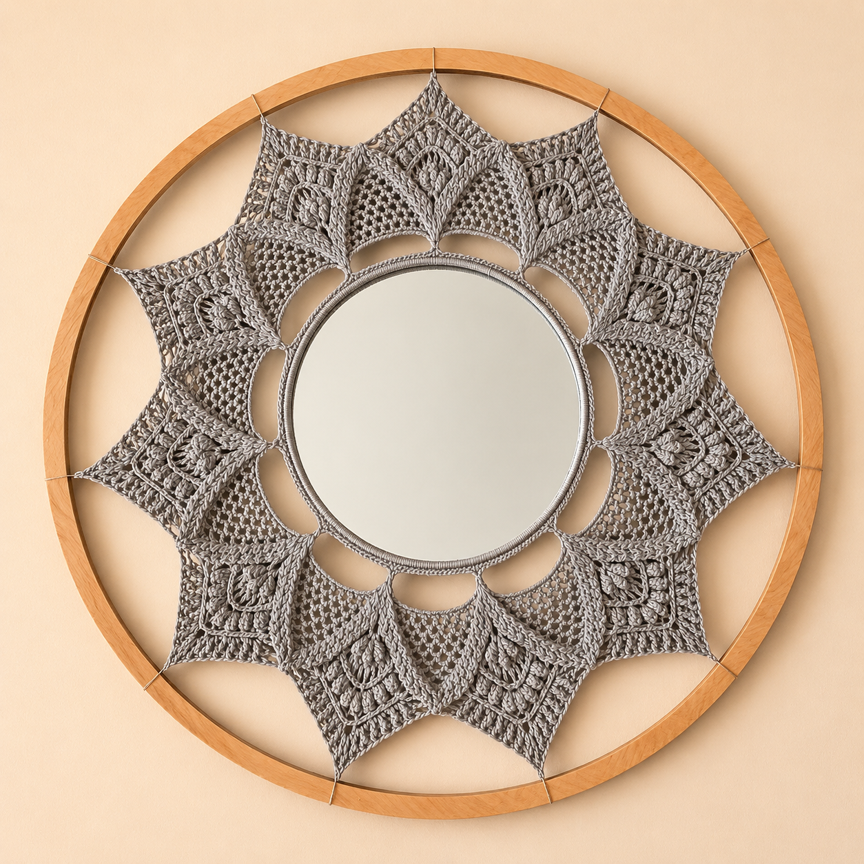 دیوارکوب آینه‌دار قلاب‌بافی طرح ماندالا (مکرومه‌بافی)