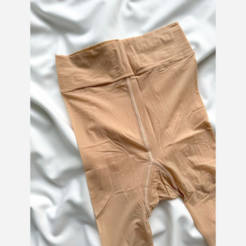 جوراب شلواری زنانه قوارهدار تمام کش با مقاومت بالا در برابر نخکشی